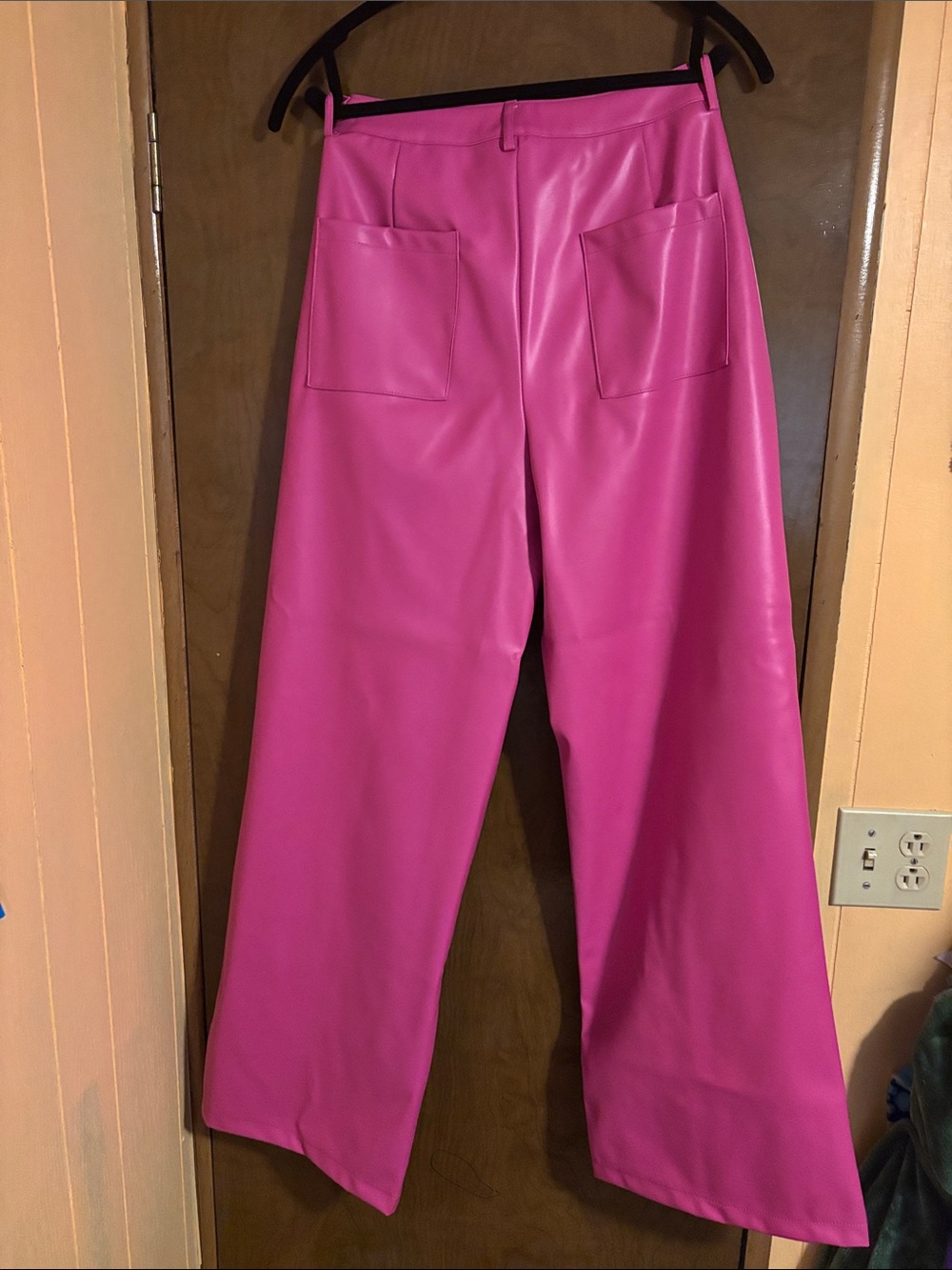 Pink pleather long pants - Picture 2 of 4